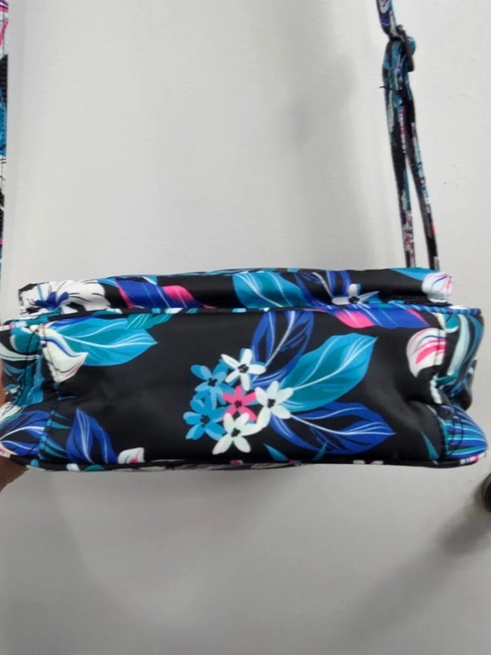 Lug 2 Piece Hibiscus Multi EUC